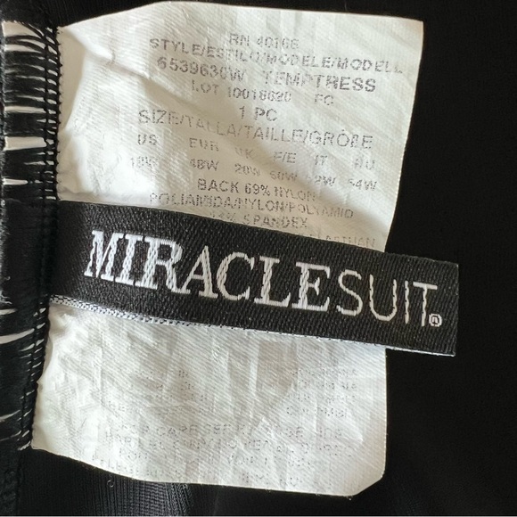 Miraclesuit Silver Shores Temptress 1 Piece Swimsuit Tummy Control Black Sz 18 - Picture 14 of 16